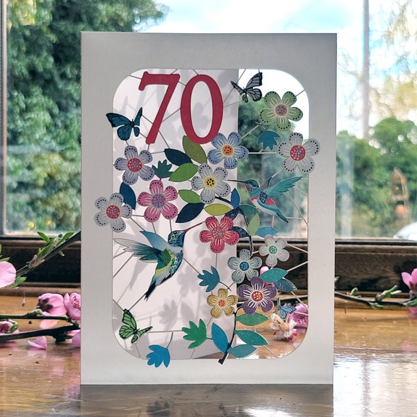 Carte colibri du 70e anniversaire - Carte d’anniversaire du 70e âge, carte d’anniversaire de 70 ans, Carte pour elle, Carte pour lui - Fabriquée au Royaume-Uni (GF070)