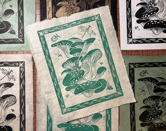 Impression de blocs de grenouille et de champignons Cottagecore, botanique, oeuvre d'art sur le thème de la forêt de style carte de tarot