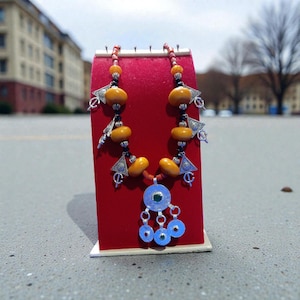 Amazigh Berber Halsband – Handgjorda Marockanska Tazerzit Smycken – Röd Korall & Frankincense Pärlor – Etniskt Tribal Statement Halsband
