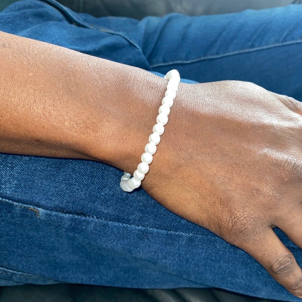 Bracelet perle blanche - bracelet perle imitation- bracelet homme en élastique - bracelet acrylique perle blanche -perle blanche nacrée 4mm