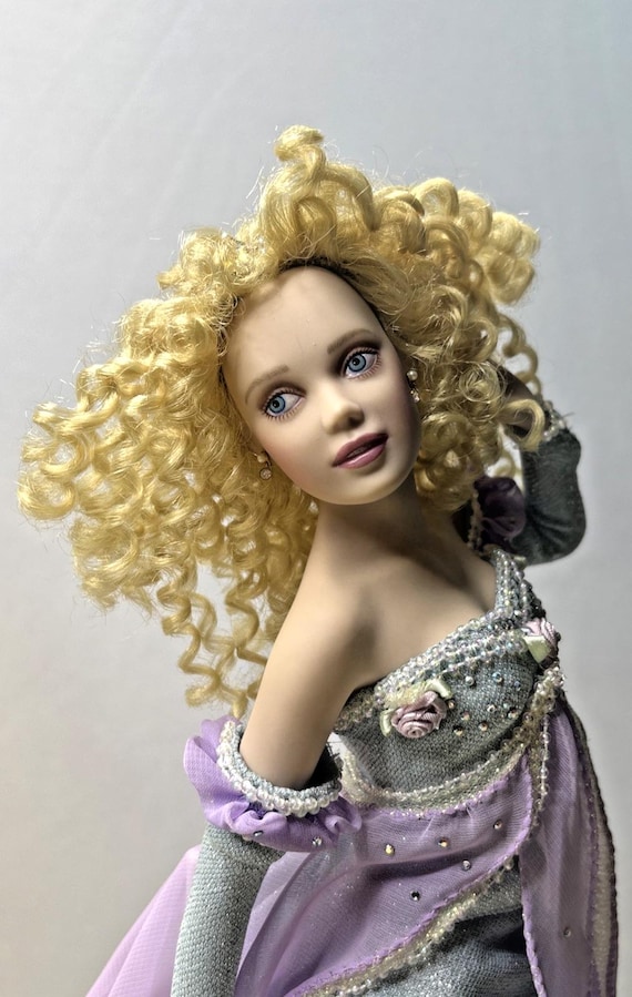 Franklin Mint Heirloom Passion of Cinderella Porcelain Doll Disney