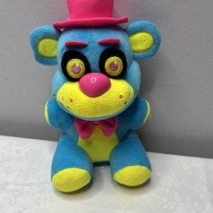 Five Nights At Freddy&#39;s Plush Blacklight Neon Freddy - FUNKO