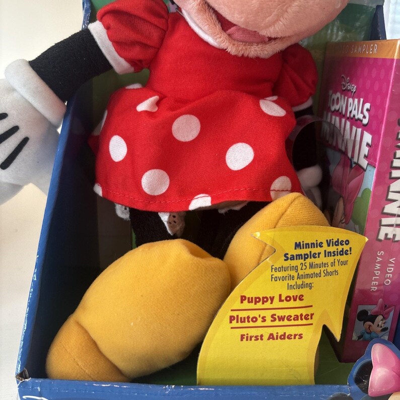 Set de peluches y accesorios de Minnie Mouse de Disney Toon Pals, NUEVO en caja. imagen 3