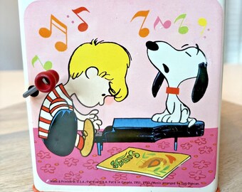Vintage 1966 Mattel Snoopy Jack-in-the-box Music Box – Peanuts - Etsy