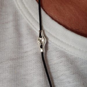 Collar con símbolo masculino de Marte en plata de ley • Colgante con símbolo masculino • Joyería minimalista hecha a mano imagen 6