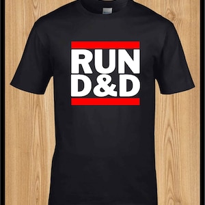 RUN D&D Dungeons And Dragons Run DMC Mash Up Ispirato T-Shirt geek nerd gioco di carte MTG Magic