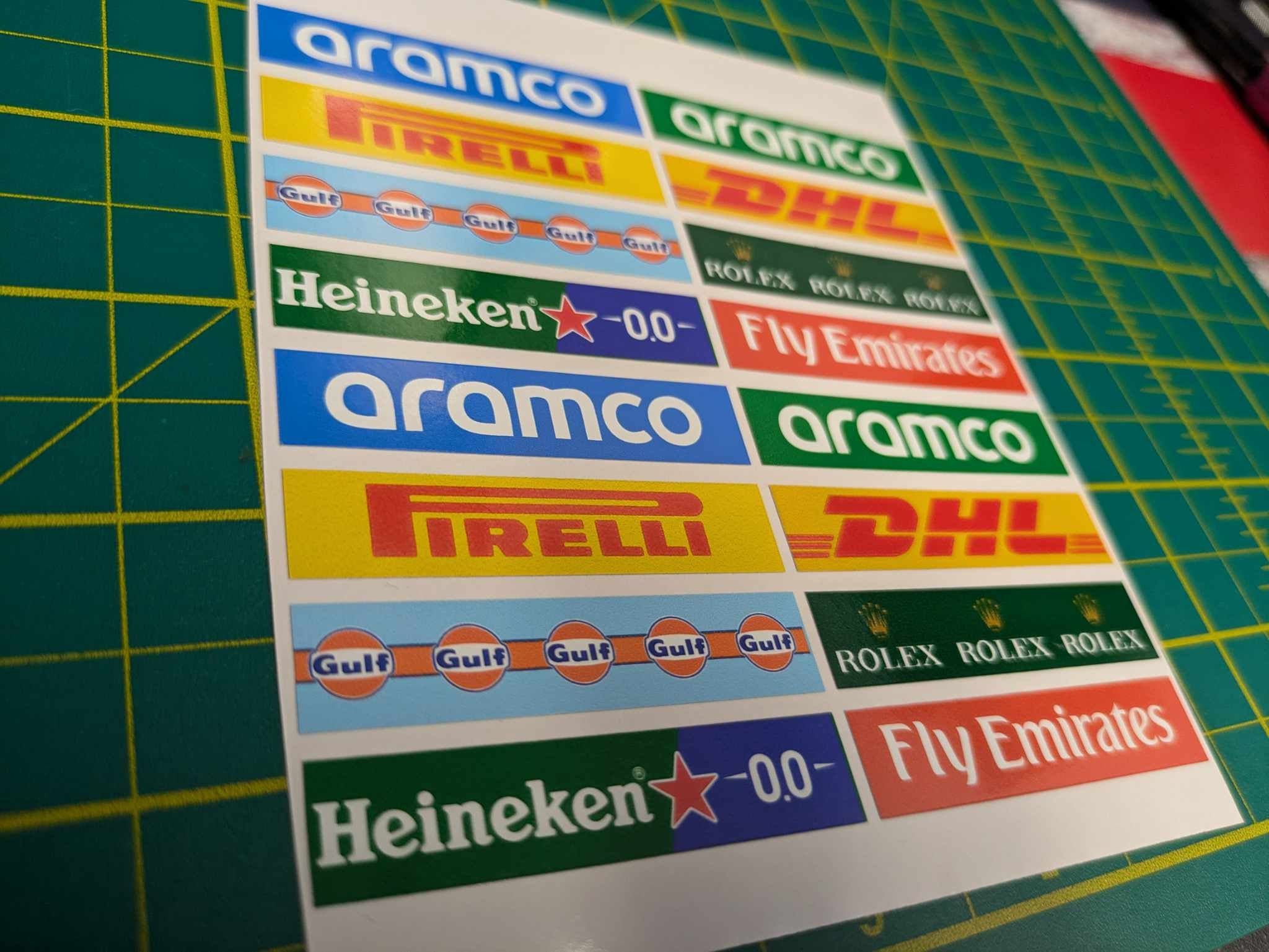 Foglio di adesivi per decalcomanie per slot car Scalextric - Modello da corsa 1/32 1/24 - 16 adesivi - Italia