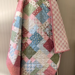 baby girl quilt, toddler quilt, patchwork quilt, baby shower gift, baby gift, keepsake quilt, crib quilt, nursery gift, handmade baby quilt