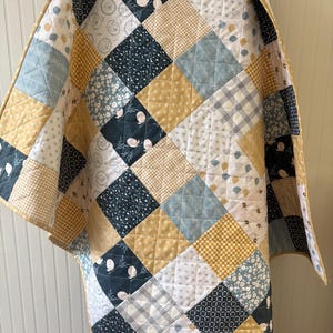 gender neutral baby quilt, handmade baby quilt, baby shower gift, nursery gift, baby animal quilt, keepsake quilt, crib quilt, toddler quilt