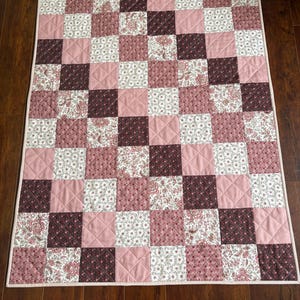 baby girl quilt, handmade baby quilt, baby nursery gift, crib quilt, baby blanket, baby shower gift, baby patchwork quilt, toddler quilt