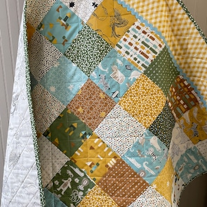 gender neutral quilt, baby quilt, toddler quilt, keepsake baby quilt, baby shower gift, baby nursery gift, patchwork quilt