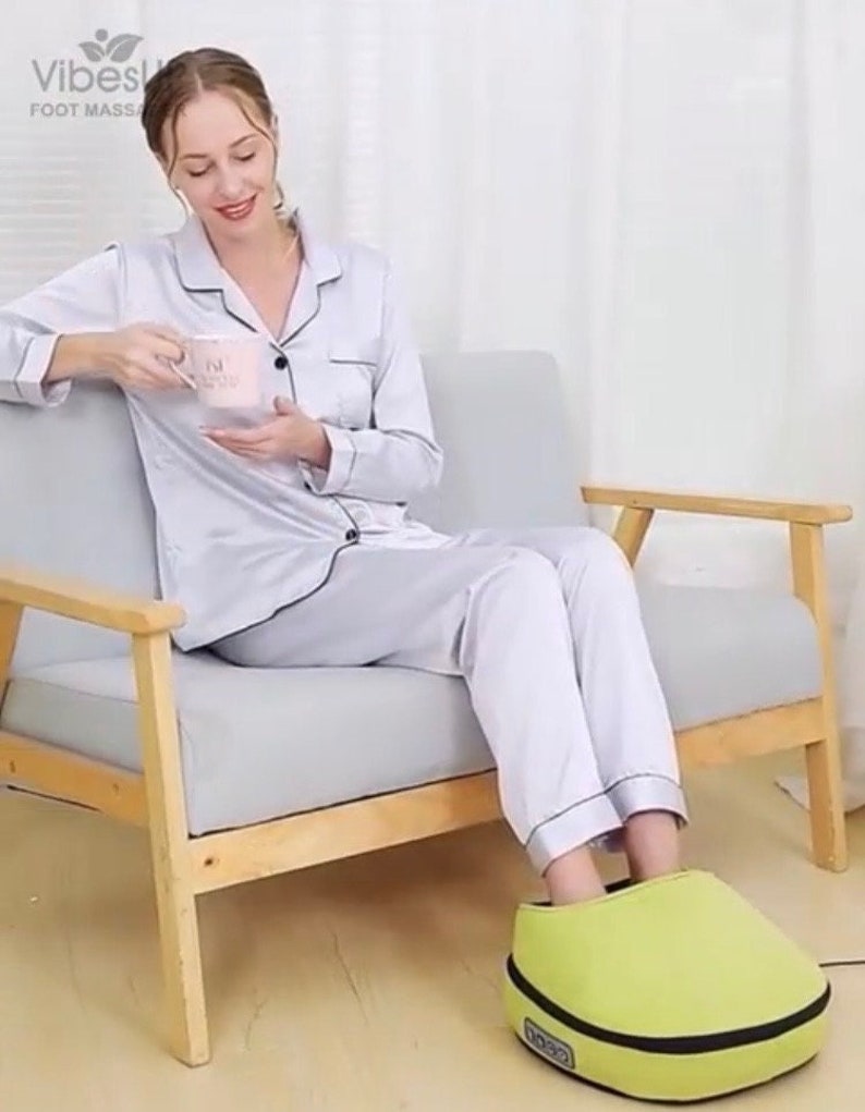 Body and Foot Heat and Vibe Massager image 1