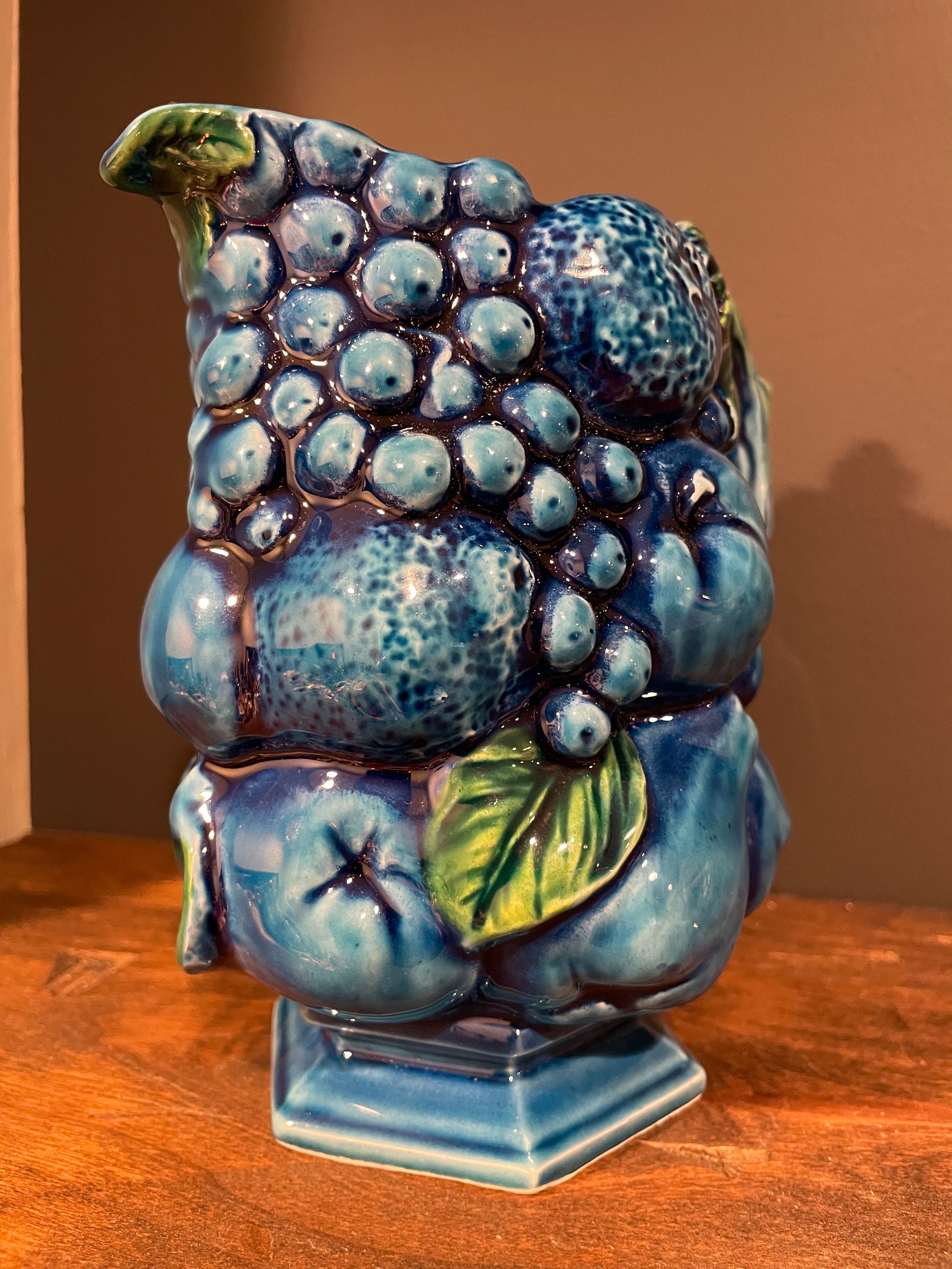 ブランドのギフト Vintage Blue Fruit Pitcher, Mood Indigo by Inarco, Made in 花瓶・フラワースタンド