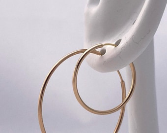 18K Gold Hoop Earrings: Classic Minimalist Style (21mm/31mm Diameter