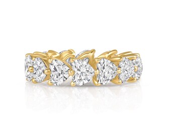 Anel Eternity em Ouro Amarelo 14K com Coração e Diamante de Laboratório (7,60ctw)