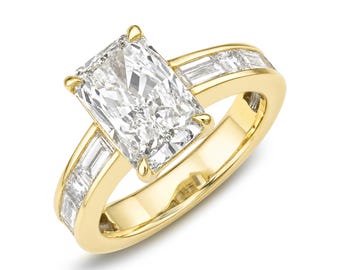 Radiant Cut Diamond Engagement Ring | 14K Yellow Gold, Baguette Side Stones