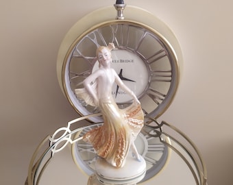 Estatuilla de bailarina de flamenco vintage de porcelana, vívida y memorable, Alemania, Porzellanfabrik Carl Scheidig K.G., 1948-1955.