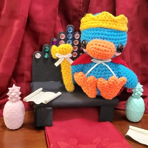 King Duck Crochet PATTERN