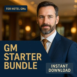 Op de afbeelding: Een man in een marineblauw pak en stropdas. De tekst "FOR HOTEL GMs" staat bovenaan, met "GM STARTER BUNDLE" in grote gouden letters eronder. De woorden "INSTANT DOWNLOAD" staan in een witte doos.
