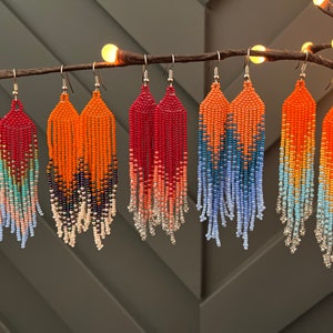 Boucles d&#39;oreilles huichol mexicaines - Pluie de perles artisanales faites main - Unique Brave