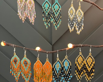 Orecchini Huichol messicani - Artigianali fatti a mano con perline - Stile boho unico effetto pioggia