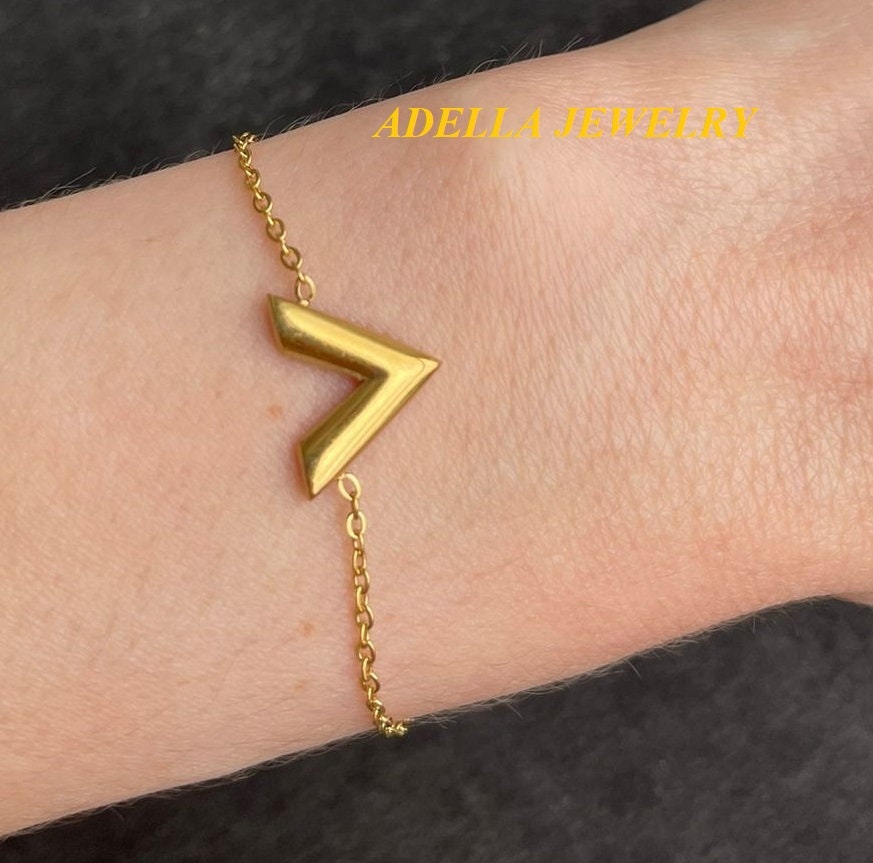 Gold Initial V Letter Bracelet Shape Minimalistic Classic -  Denmark