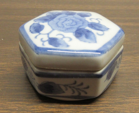 Annie's Treasures Trinket Box