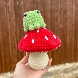 Mushroom Frog Crochet Pattern; Beginner Friendly, PDF