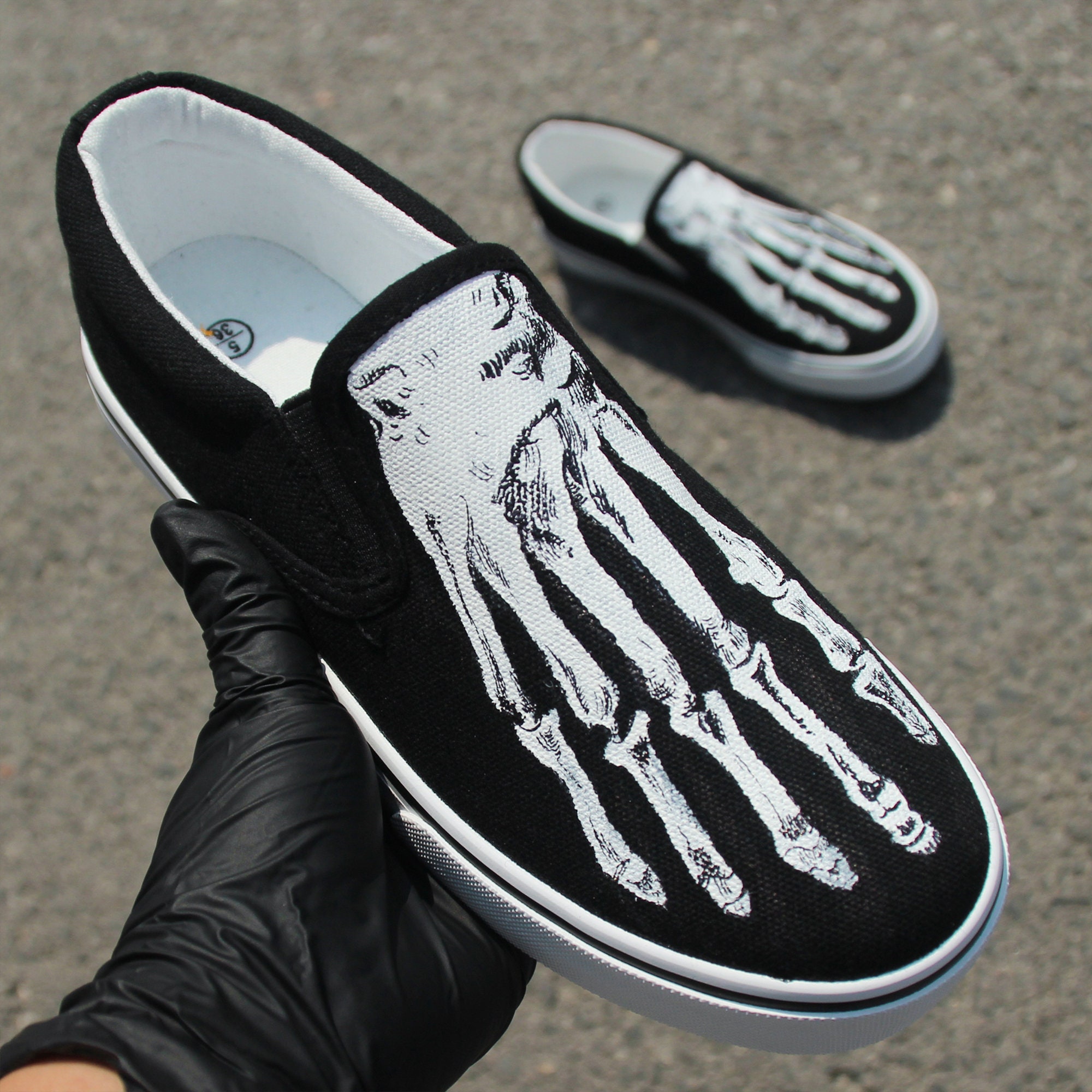Skeleton toe shoes best sale