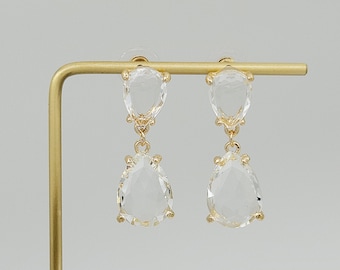 Orecchini pendenti con pietra di vetro a goccia dorata: un regalo elegante per lei
