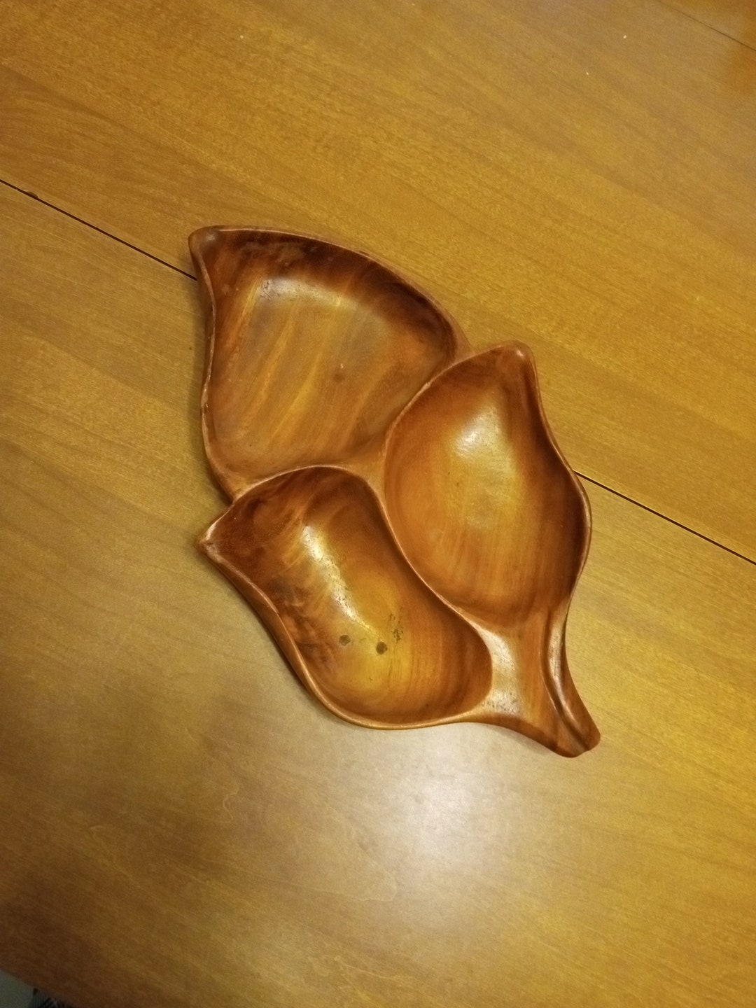 Vintage Handmade Woodcraft Hawaii Leaf Bowl Hawaiian Monkey Pod