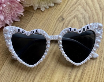 Bride to be Sunglasses| Personalised Heart Shaped Pearl Sunglasses| Bachelorette White Pearl Sunglasses| Wedding Gift Accessories| Hen Part