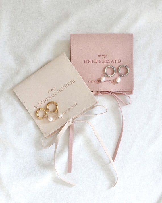 Pendientes de dama de honor chapados en oro de 18 quilates