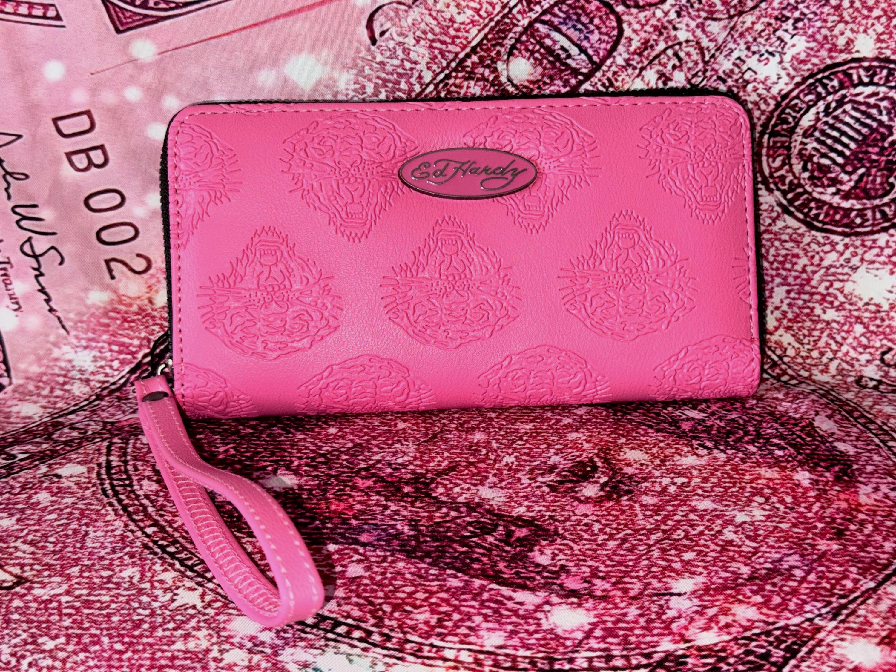 エドハーディ⭐︎ウォレット Amazon.com: ED HARDY Riveted Panther & Snake Print Studded Bifold