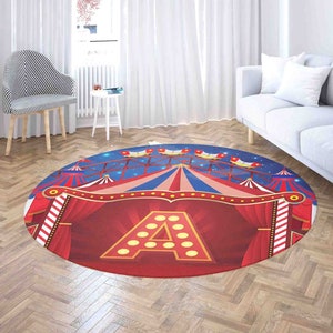 Alfombra redonda personalizada de espectáculo de circo, regalo de cumpleaños con alfabeto personalizado, decoración para el hogar con letras de Showtime Spotlights, tapete de juego circular para habitación infantil