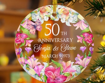 Decorazione personalizzata per il 50° anniversario, con fiori e data a scelta.