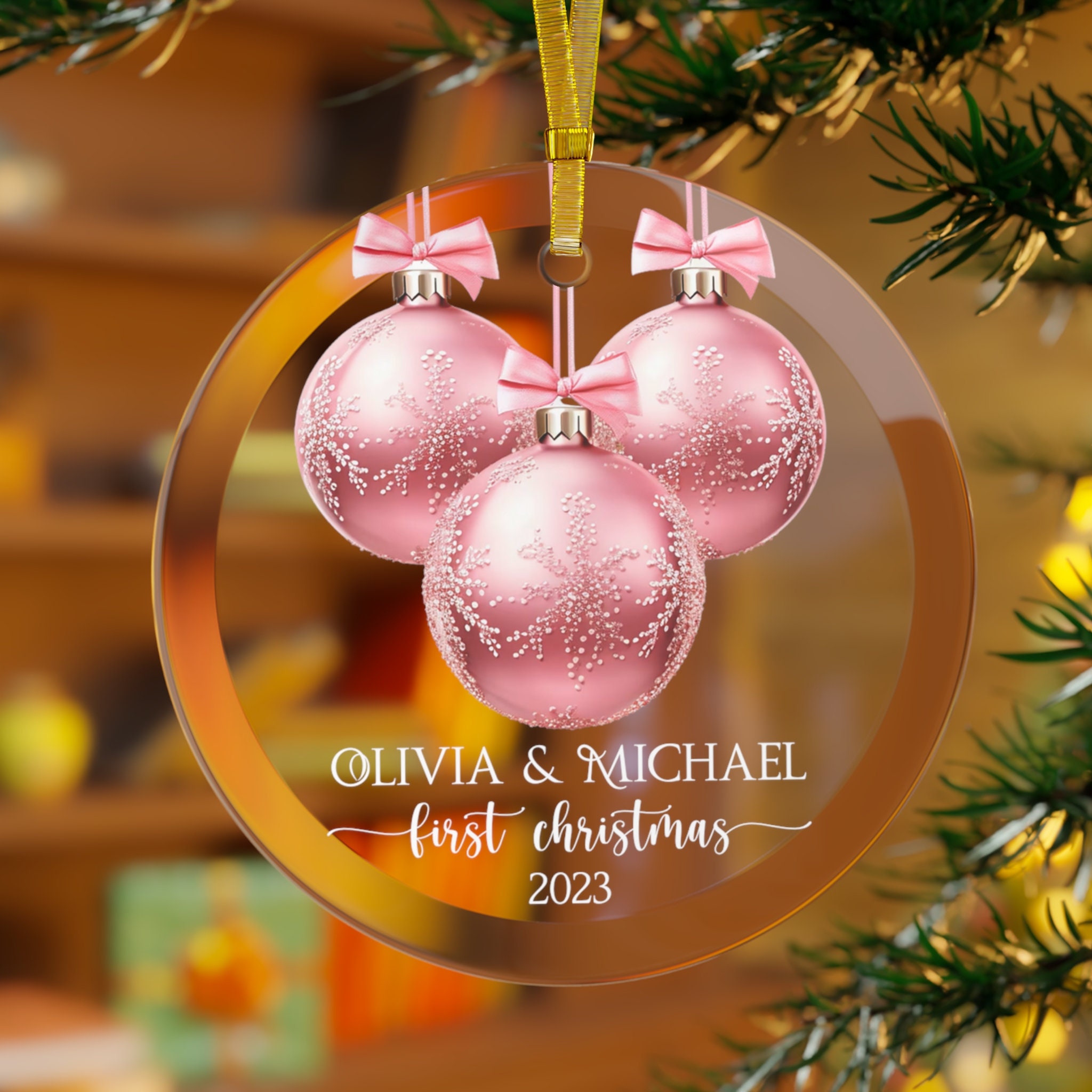 ピンクのファーストクリスマスオーナメントギフト 新婚カップル Mr