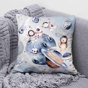 Almohada de astronauta espacial, cojín de pequeño explorador, decoración de guardería, globo, decoración para habitación de bebé, regalo personalizado para bebé, regalo de cumpleaños para niños recién nacidos