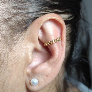 Correttore auricolare – Clip a catena dorata