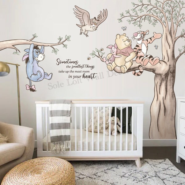 Winnie the Pooh und Freunde auf Baum mit Zitat Wandtattoo für Kinderzimmer