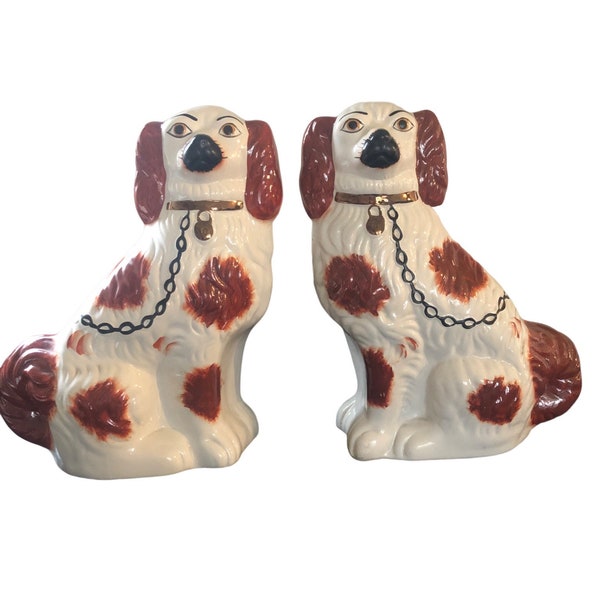 Paire vintage unique de figurines en céramique de chiens du Staffordshire- Paire de figurines de chiens antiques- Chiens du Staffordshire- Chiens épagneuls- Victorien