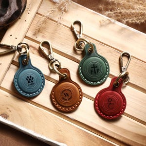 Engraved Apple Airtag Case, Leather Keychain Holder, Personalized AirTag Holder, Dog Airtag, Custom Keychain Leather Case, Office Gifts