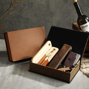 Gepersonaliseerde kantoorcadeauset, gegraveerde pen met doos, leren pennenzakje, visitekaartjeshouder, sleutelhanger, waarderingscadeau, cadeau nieuwe baan