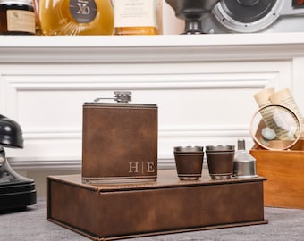 Personalized Flask Set, Groomsmen Gifts, Custom Gift, Leather Hip Flask, Gift for Him, Engraved Flask Set, Gift For Dad, Father's Day Gift