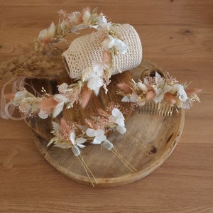 Dried flower hair comb