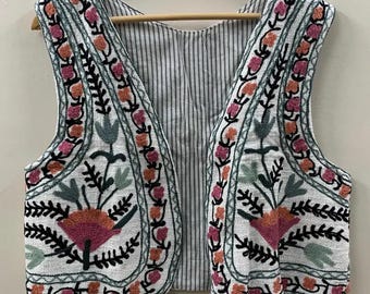 TNT Suzani Floral Vest Short Coat for womens, Boho Jacket Embroidery Sleeveless  Coat, Gift Suzani Vest, Embroidery Waistcoat