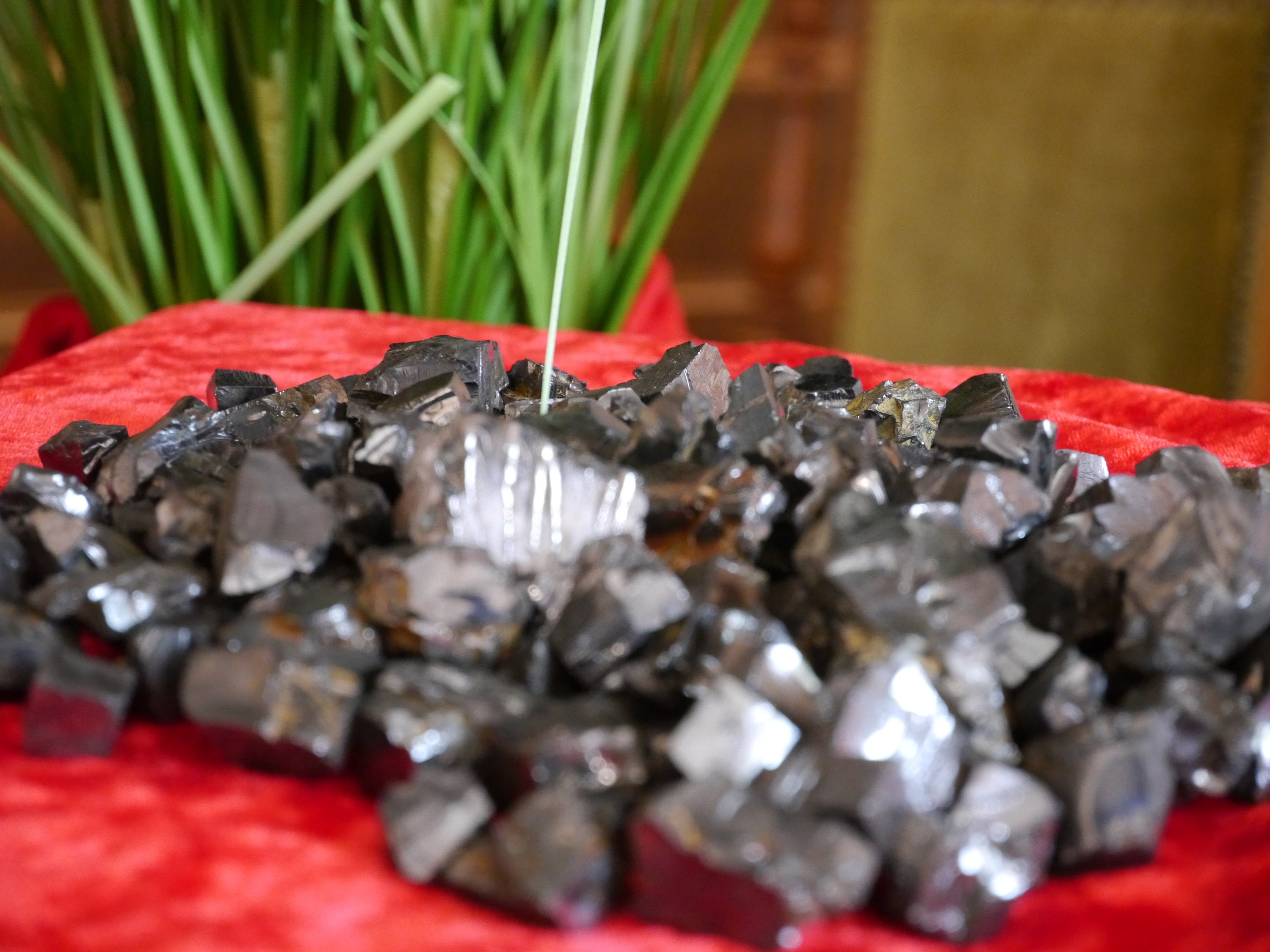 Precious shungite (high quality, 100% guaranteed origin) Elite shungite