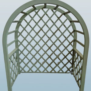 Cenador/pérgola enrejado para casa de muñecas a escala 1:12. Kit listo para armar.