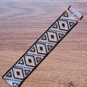 Shapes bracelet pattern