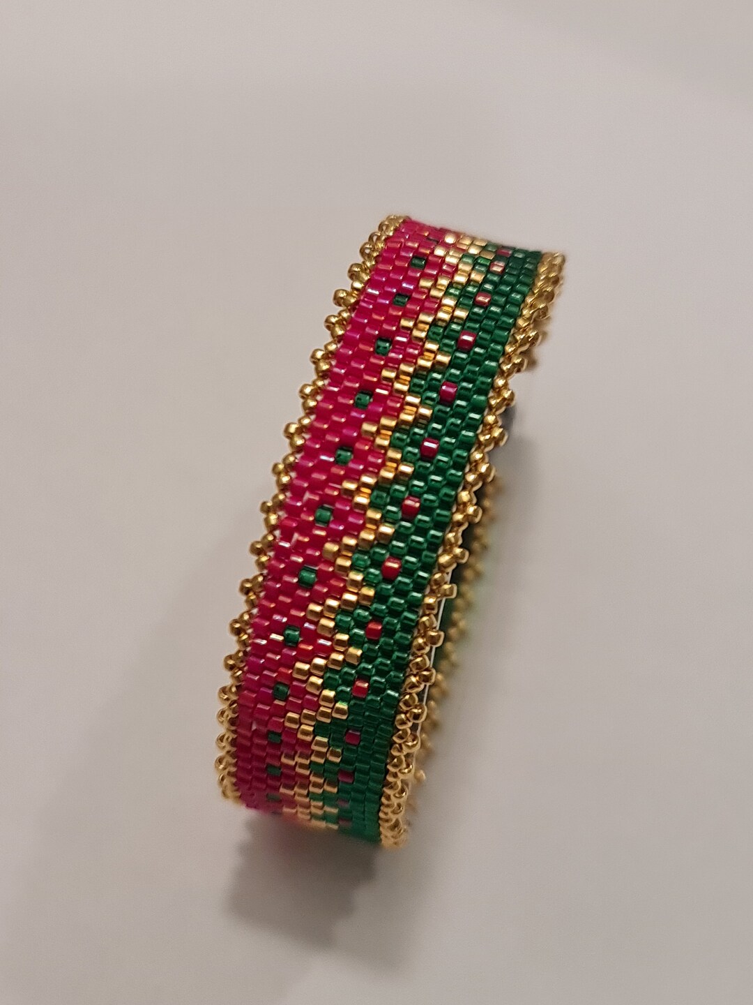 Red, Green and Gold Bracelet Pattern, Peyote Even Count no Physical